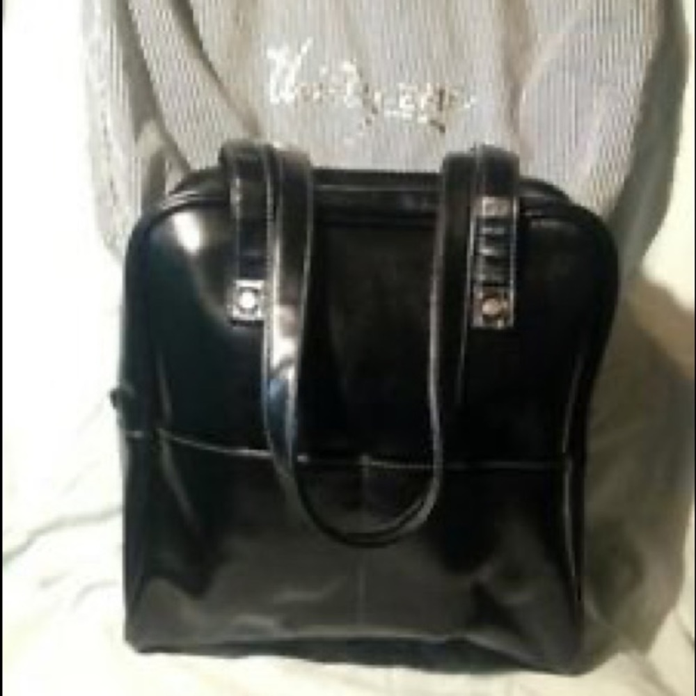 Thirty One Medium Leather Purse